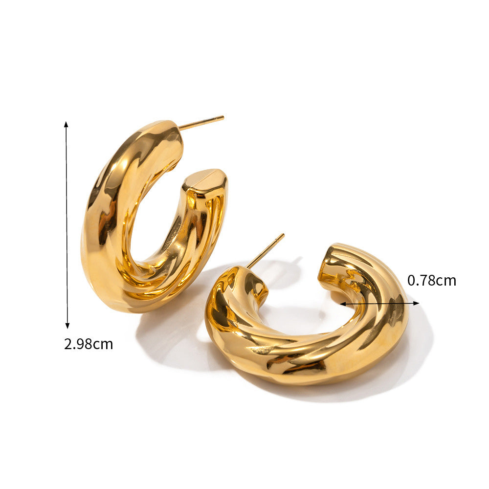 Diagram showing the dimensions of the twisted C-shape earrings