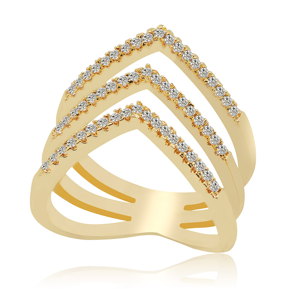 Detailed view of the vintage-inspired cocktail ring's triangular pattern