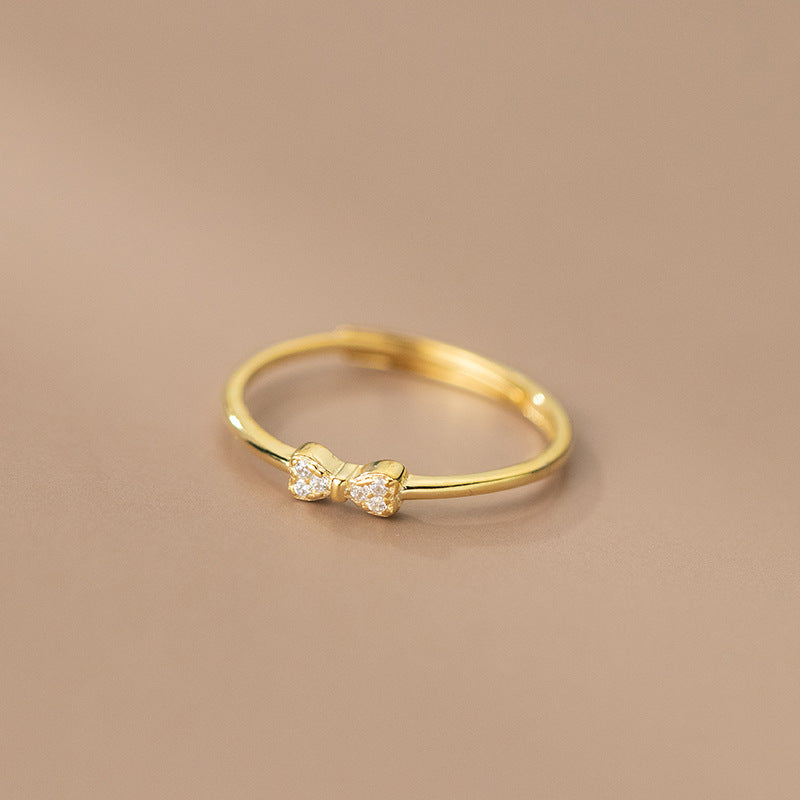 S925 bow ring in a luxurious gold finish