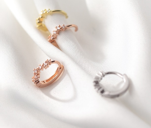 Available in Silver, Gold, and Rose Gold finishes