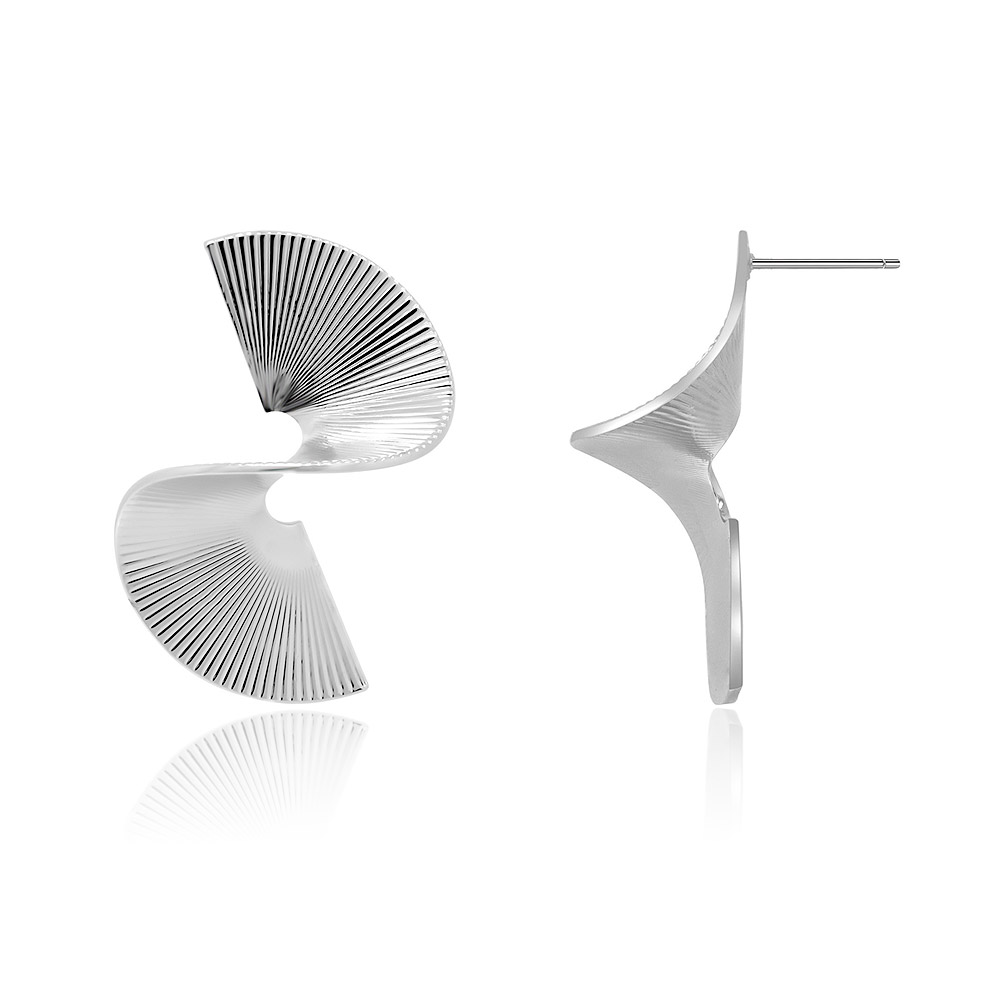 Detailed view of the curved and ribbed texture of the Simple Enfold Fashion Earring