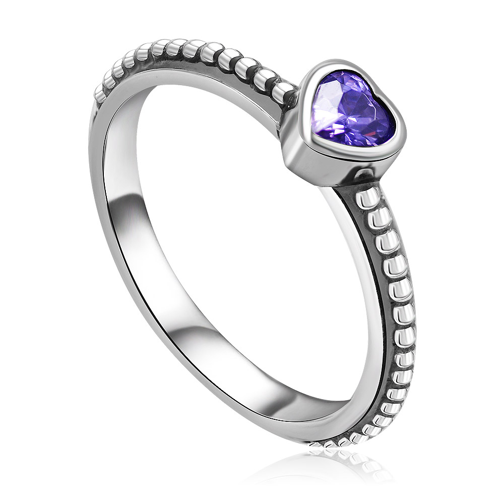 Detailed band of the Silver Heart Ring