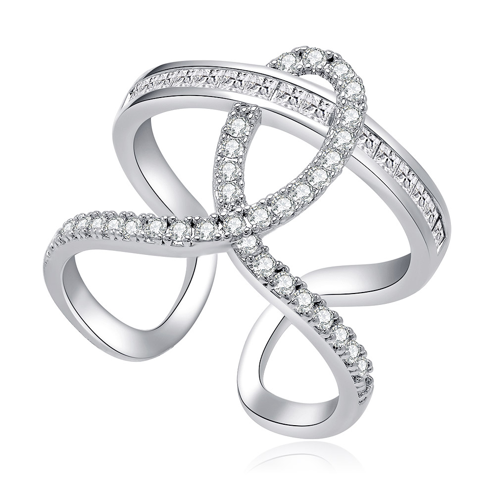 Side view of the intertwined design of the CZ cross ring
