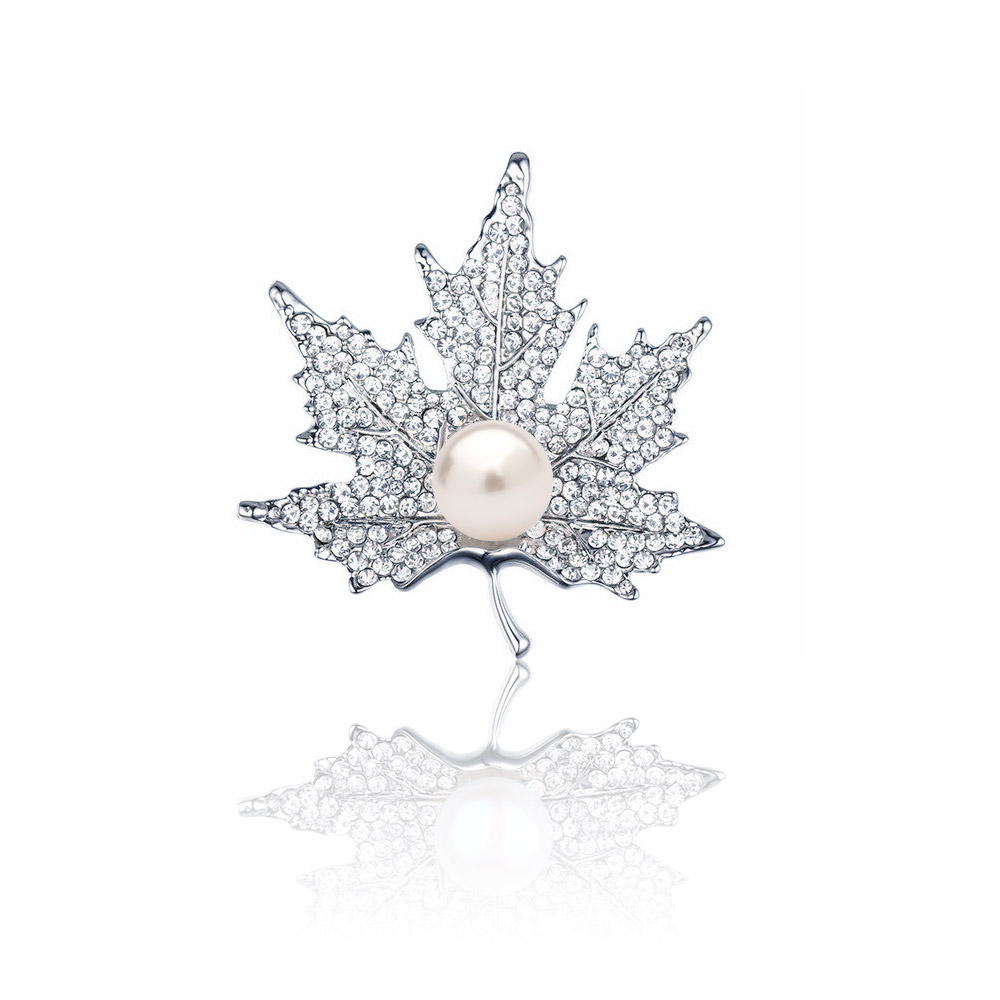 Detailed view of the Maple Leaf Cubic Zirconia Pearl Brooch