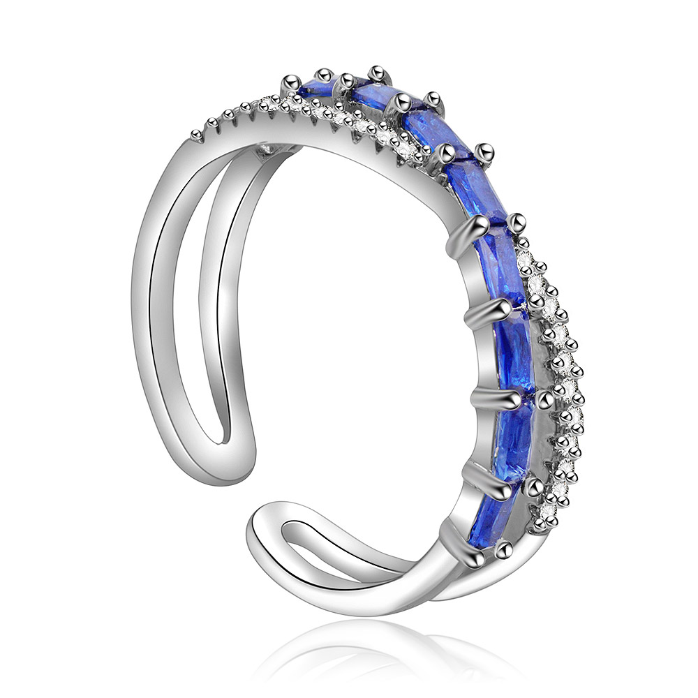 Detailed view of the Cross Baguette-cut Blue Sapphire Ring's adjustable band and gemstone setting