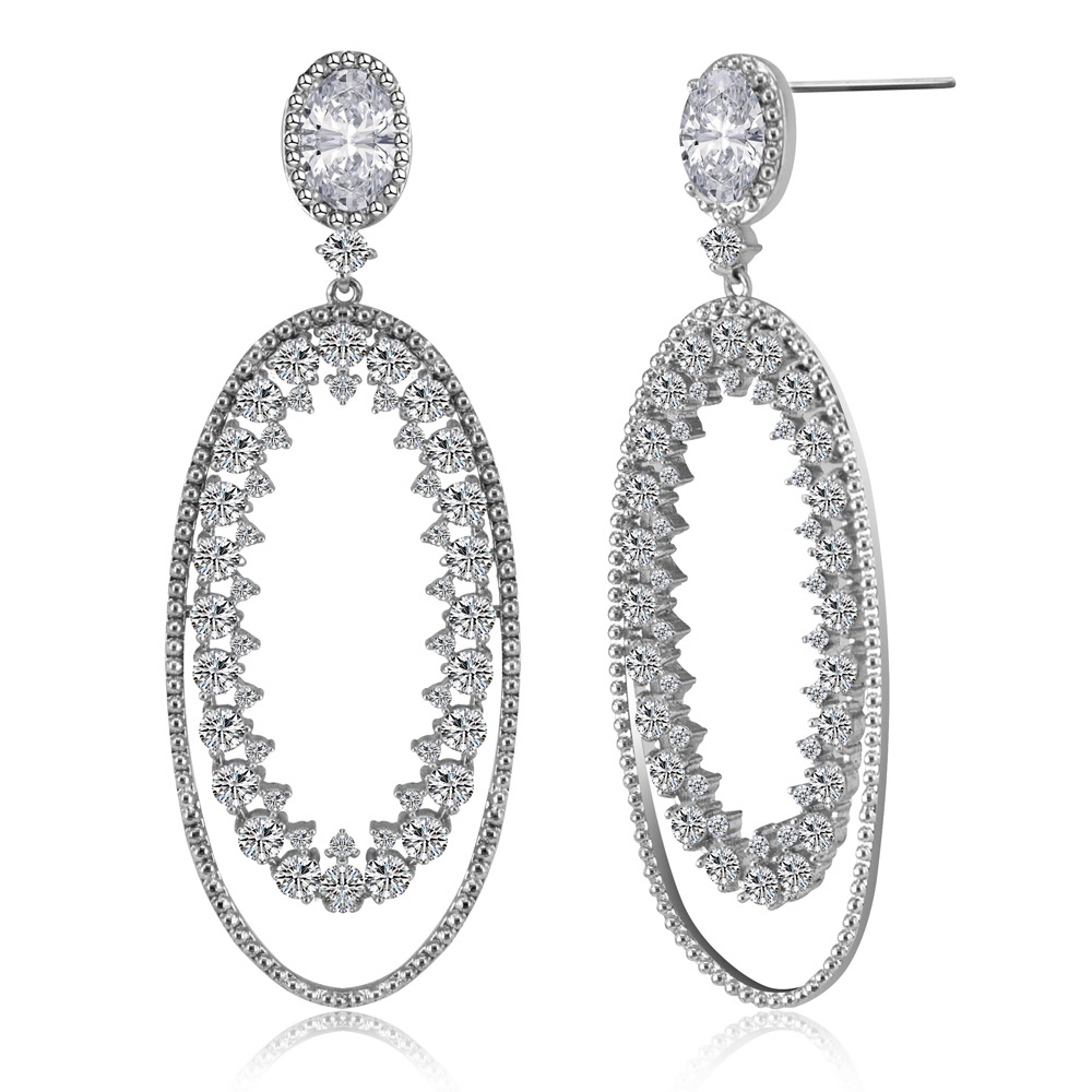 Detailed craftsmanship of the Red Carpet Earring