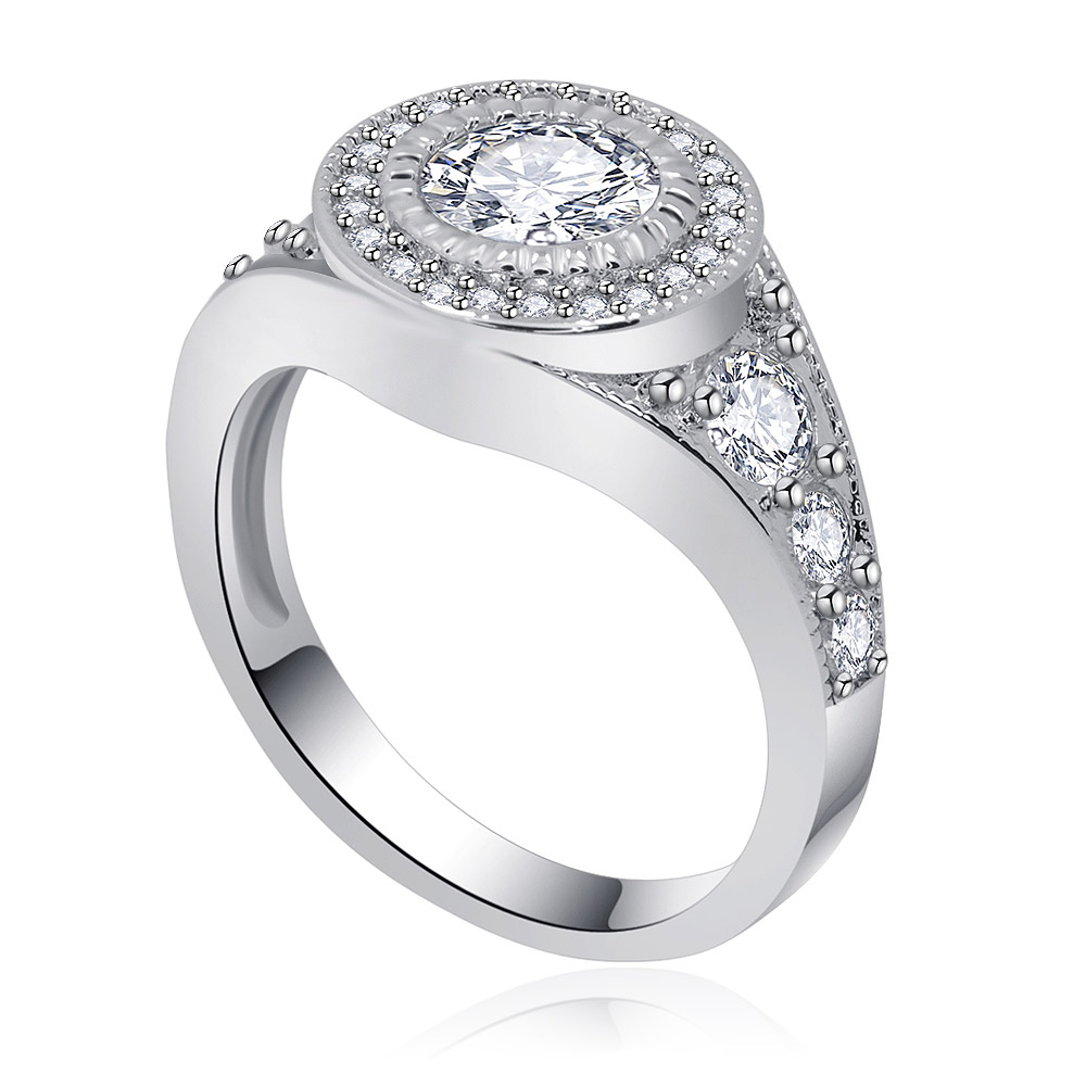 Detailed view of the CZ stones on the White Gold Ring