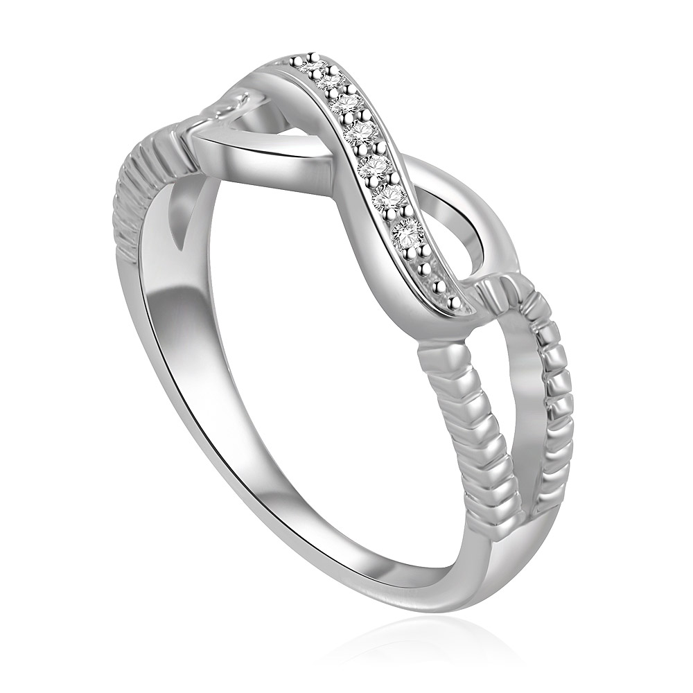 Close-up of the cubic zirconia stones on the infinity ring