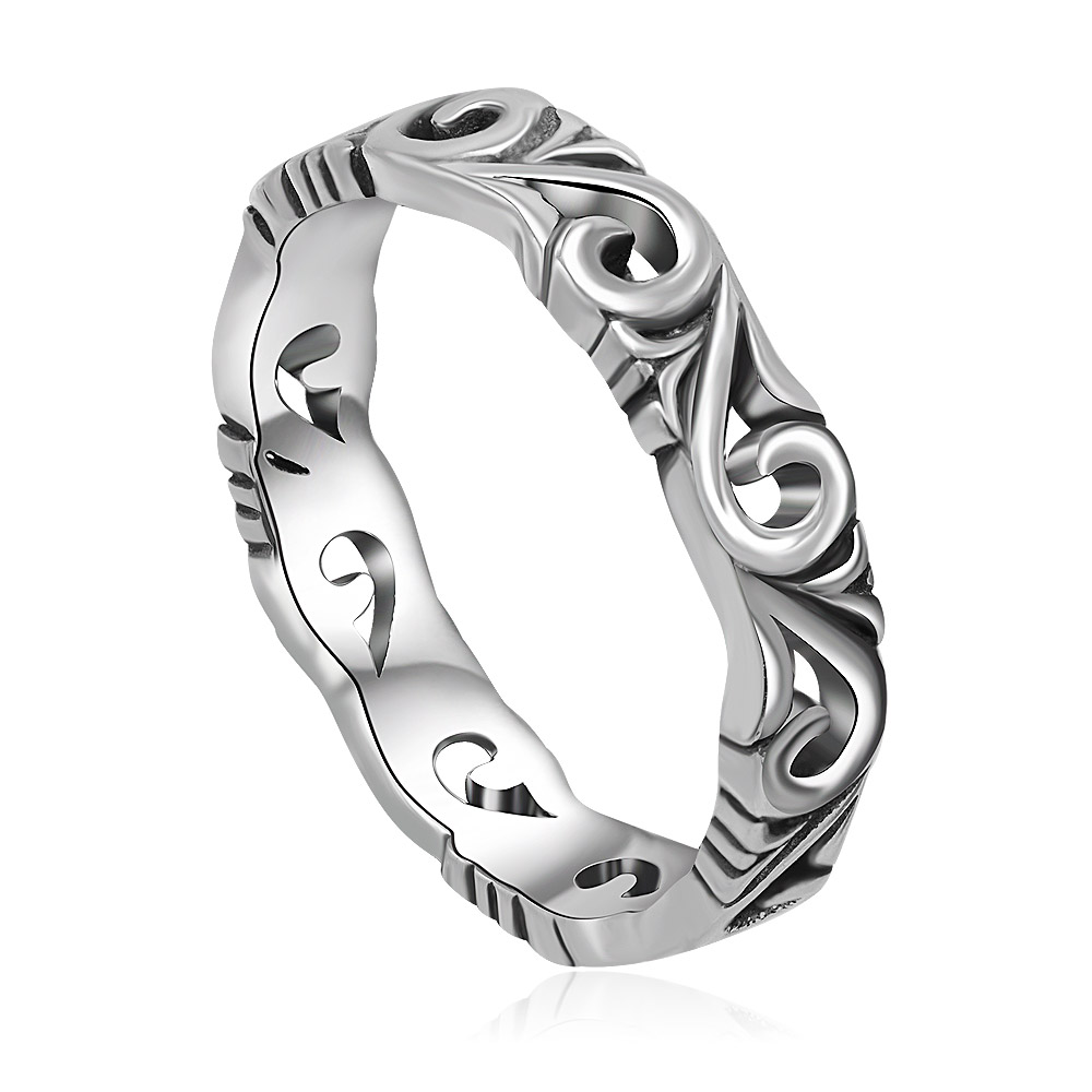 Detailed craftsmanship of the S925 Sterling Silver Retro Textured Ring