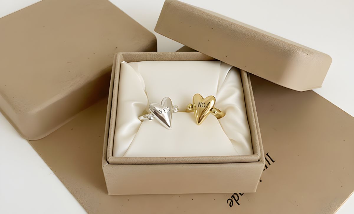 Valentine’s gift jewelry heart letter adjustable rings for women, gold and silver couple rings presented in gift box, minimalist jewelry brass jewelry wholesale bulk.