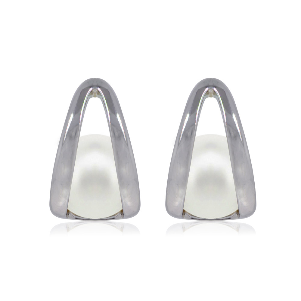 Hug Pearl Stud Earrings